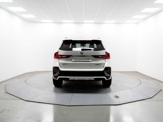 BMW iX1 edrive20 150 kw (204 cv)