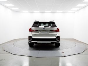 BMW iX1 edrive20 150 kw (204 cv)  2026 Eléctrico - Foto 9