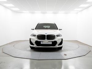 BMW iX1 edrive20 150 kw (204 cv)  2026 Eléctrico - Foto 3