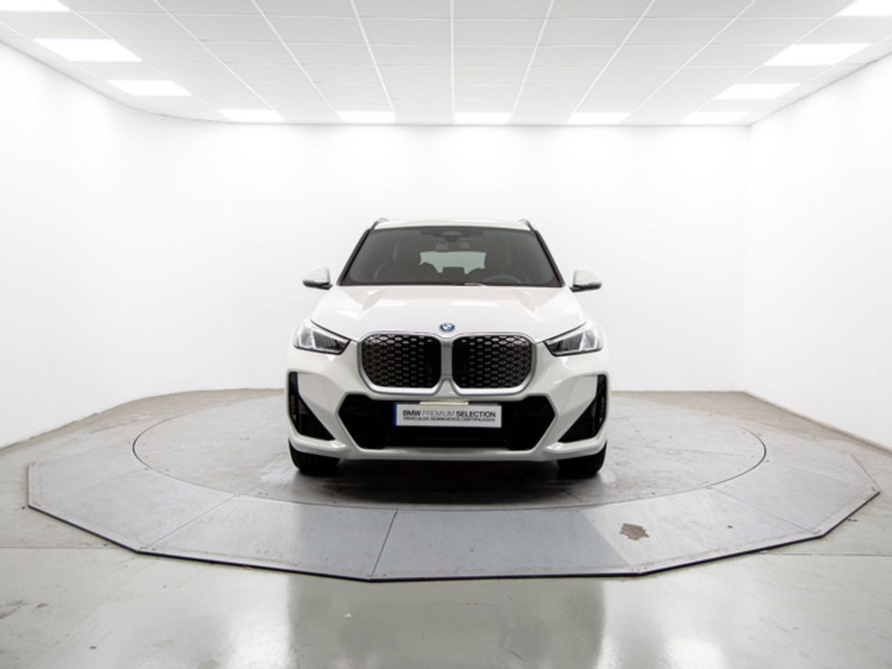 BMW iX1 edrive20 150 kw (204 cv)  2026 Eléctrico - Foto 3