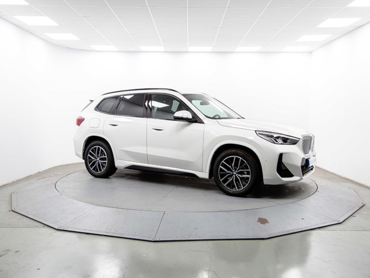 BMW iX1 edrive20 150 kw (204 cv)  2026 Eléctrico - Foto 14