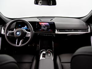 BMW iX1 edrive20 150 kw (204 cv)  2026 Eléctrico - Foto 13
