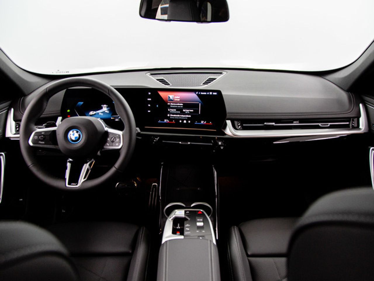 BMW iX1 edrive20 150 kw (204 cv)  2026 Eléctrico - Foto 8