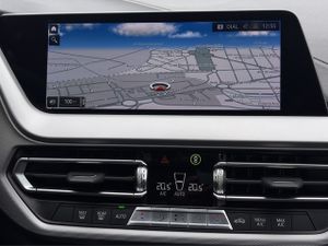 BMW Serie 1 118i 103 kw (140 cv)  2022 Gasolina - Foto 25