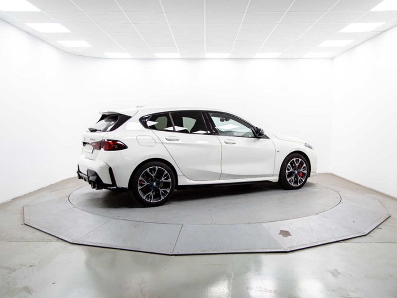 BMW Serie 1 m135i xdrive 221 kw (300 cv)  2025 Gasolina - Foto 12