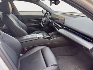BMW Serie 5 520d 145 kw (197 cv)  2024 Diésel - Foto 17