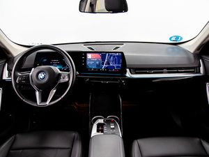 BMW iX1 edrive20 150 kw (204 cv)  2024 Eléctrico - Foto 13