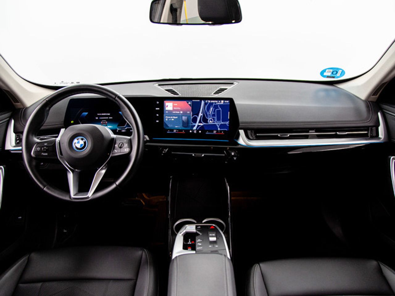 BMW iX1 edrive20 150 kw (204 cv)  2024 Eléctrico - Foto 8
