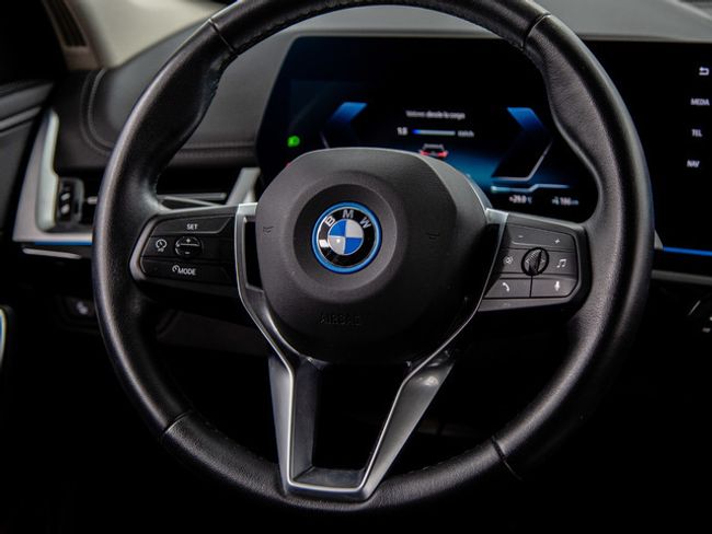 BMW iX1 edrive20 150 kw (204 cv)