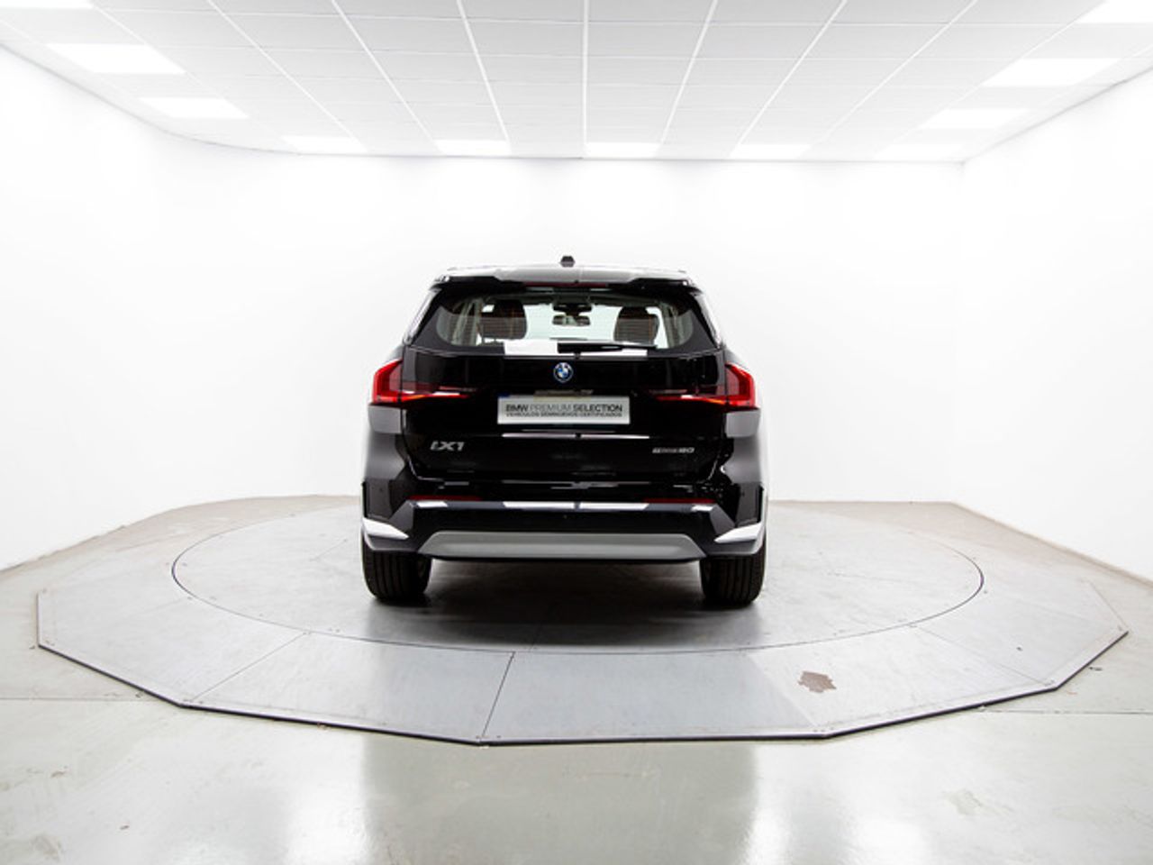 BMW iX1 edrive20 150 kw (204 cv)  2024 Eléctrico - Foto 6