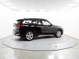 BMW iX1 edrive20 150 kw (204 cv)  2024 Eléctrico - Foto 21