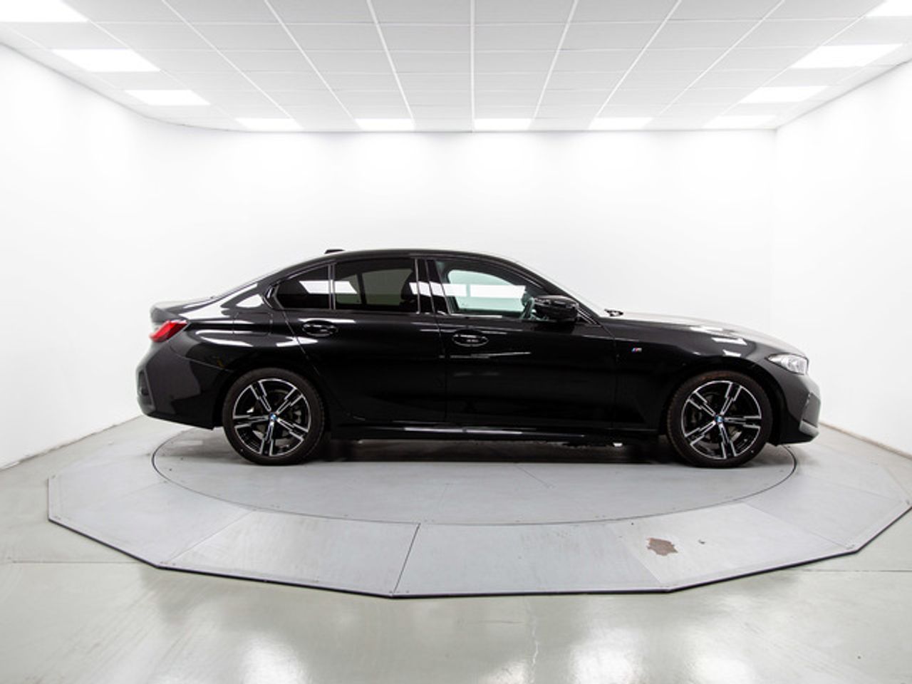 BMW Serie 3 318d 110 kw (150 cv)  2024 Diésel - Foto 13