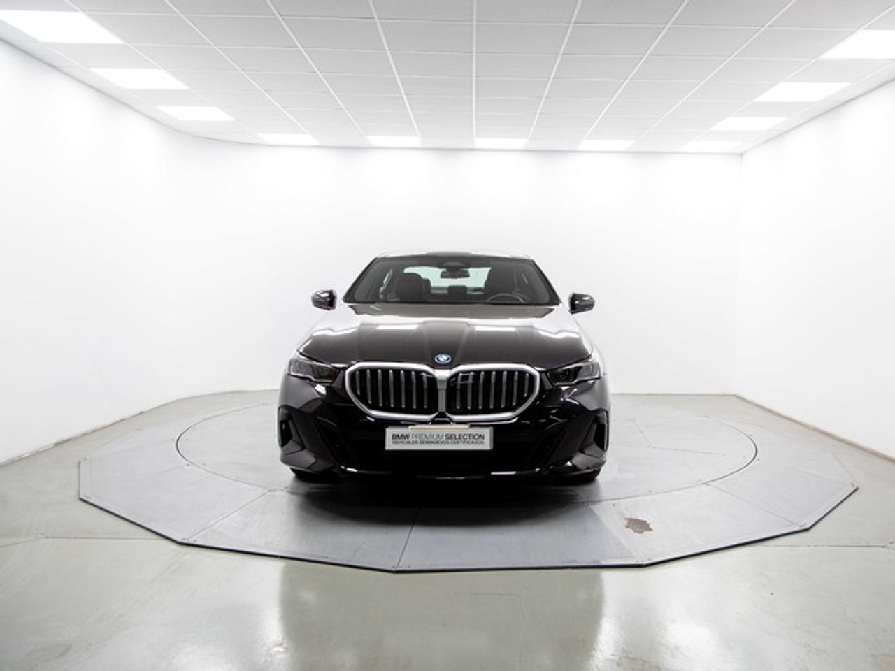 BMW Serie 5 550e xdrive 360 kw (490 cv)  2025 Híbrido (Gasolina) - Foto 3