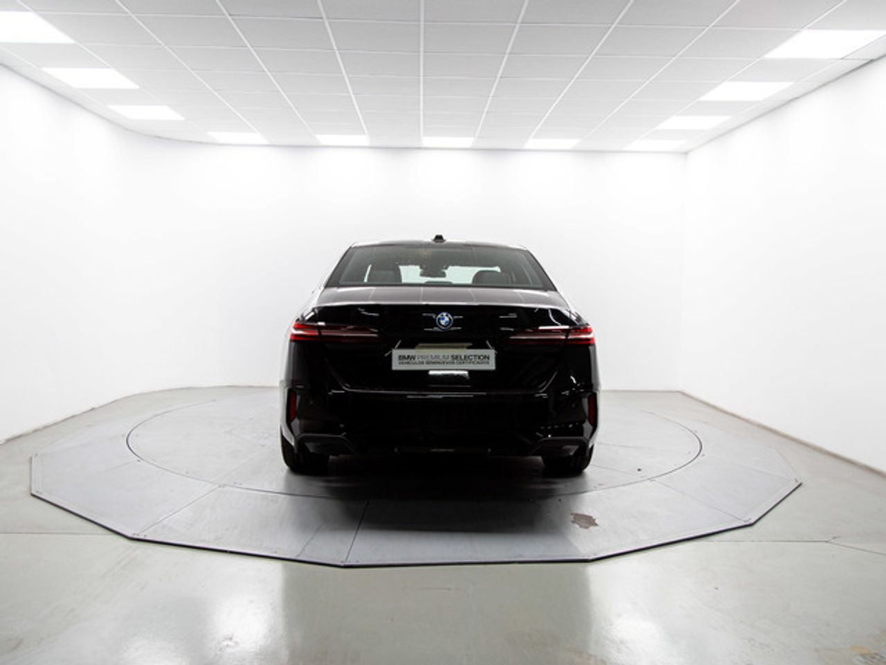 BMW Serie 5 550e xdrive 360 kw (490 cv)  2025 Híbrido (Gasolina) - Foto 6