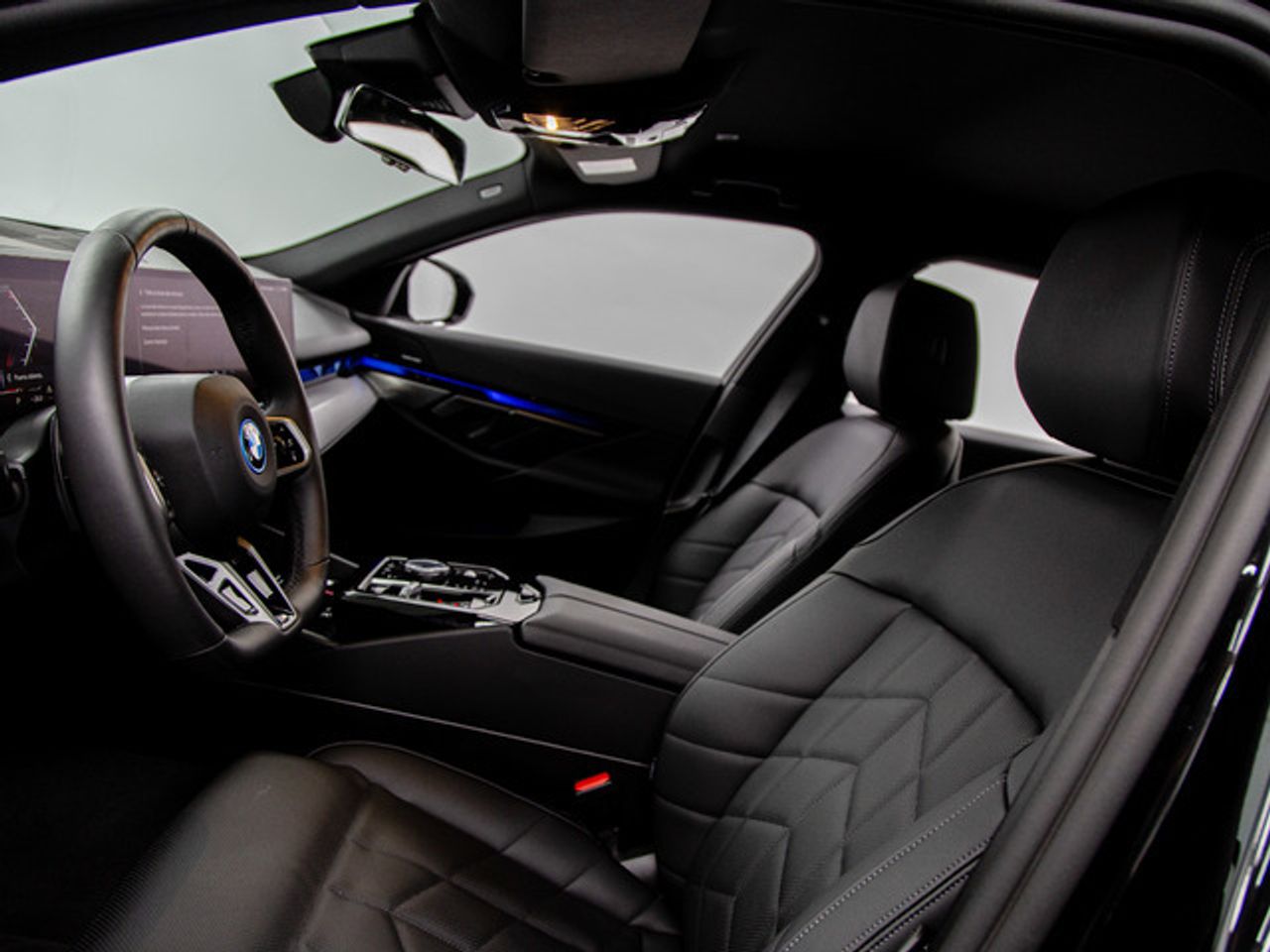 BMW Serie 5 550e xdrive 360 kw (490 cv)  2025 Híbrido (Gasolina) - Foto 15