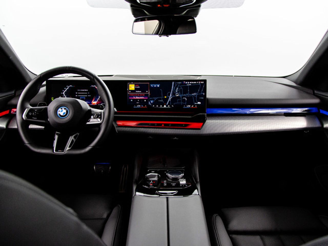 BMW Serie 5 550e xdrive 360 kw (490 cv)  2025 Híbrido (Gasolina) - Foto 8