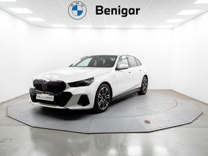 BMW Serie 5 530e 220 kw (299 cv)  2025 Híbrido (Gasolina) - Foto 2