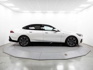 BMW Serie 5 530e 220 kw (299 cv)  2025 Híbrido (Gasolina) - Foto 23