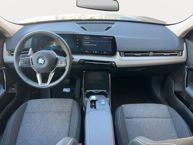 BMW iX2 edrive20 150 kw (204 cv)