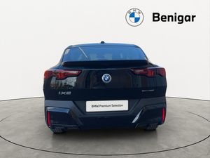 BMW iX2 edrive20 150 kw (204 cv)  2026 Eléctrico - Foto 9