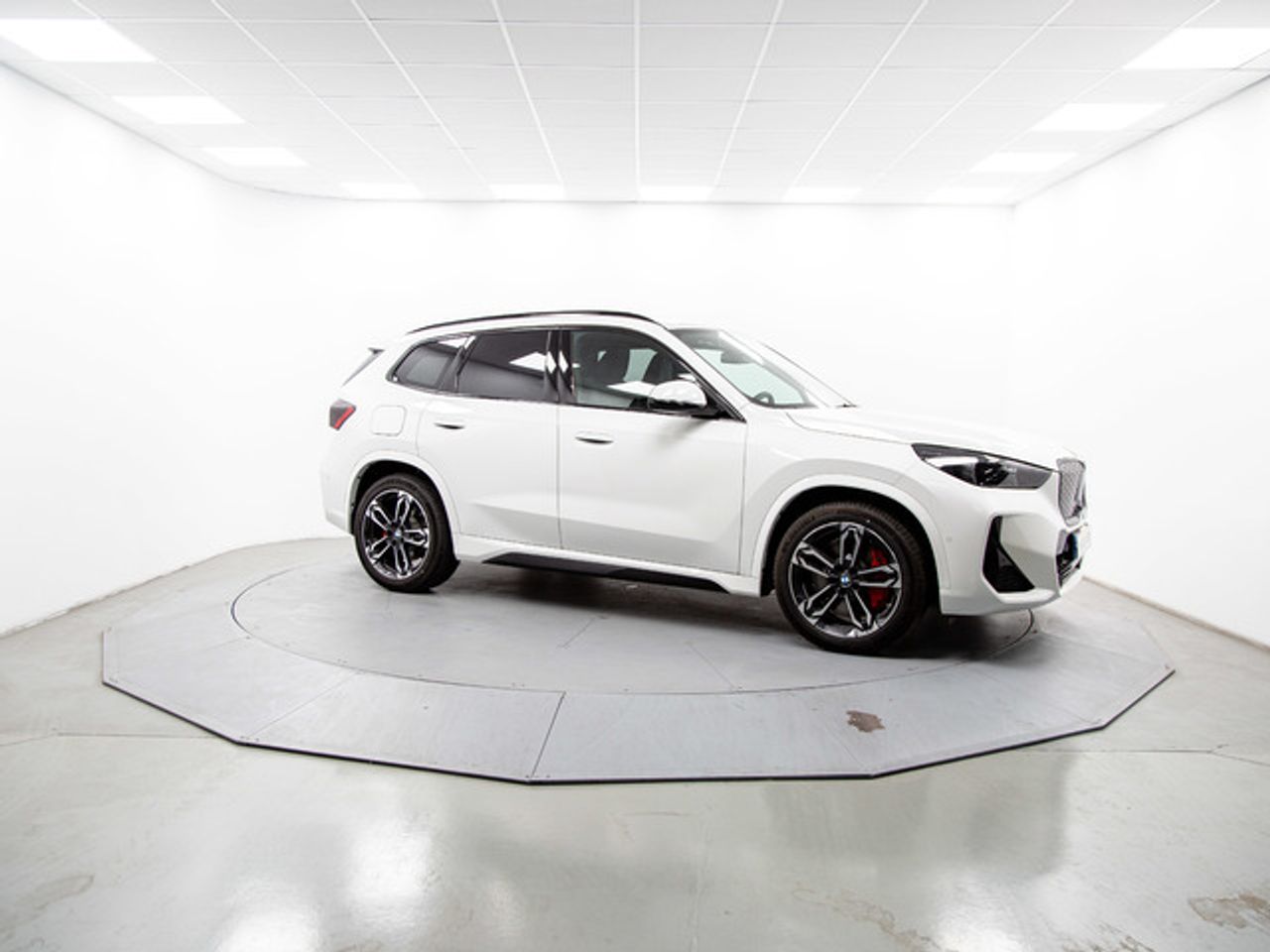 BMW iX1 edrive20 150 kw (204 cv)  2026 Eléctrico - Foto 14