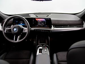 BMW iX1 edrive20 150 kw (204 cv)  2026 Eléctrico - Foto 13