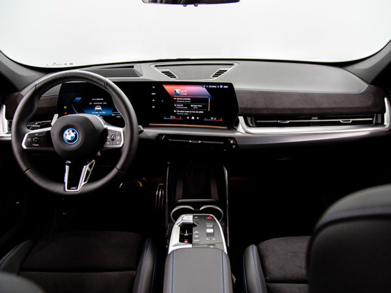 BMW iX1 edrive20 150 kw (204 cv)  2026 Eléctrico - Foto 8