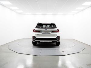 BMW iX1 edrive20 150 kw (204 cv)  2026 Eléctrico - Foto 9