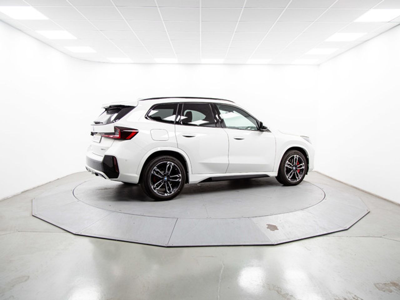 BMW iX1 edrive20 150 kw (204 cv)  2026 Eléctrico - Foto 12