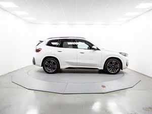 BMW iX1 edrive20 150 kw (204 cv)  2026 Eléctrico - Foto 23