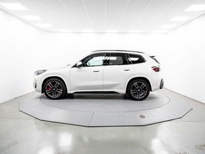 BMW iX1 edrive20 150 kw (204 cv)  2026 Eléctrico - Foto 5