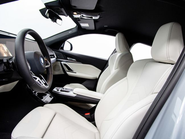 BMW iX2 edrive20 150 kw (204 cv)