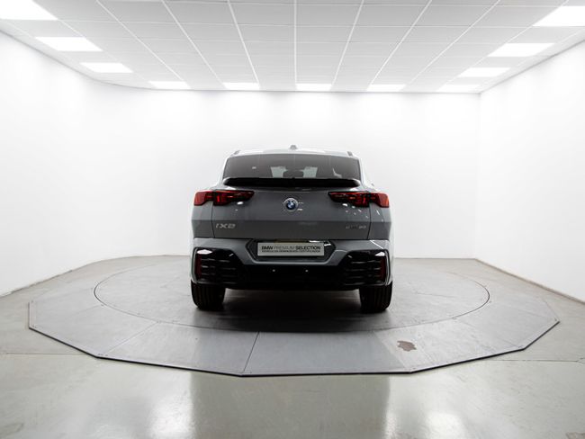 BMW iX2 edrive20 150 kw (204 cv)