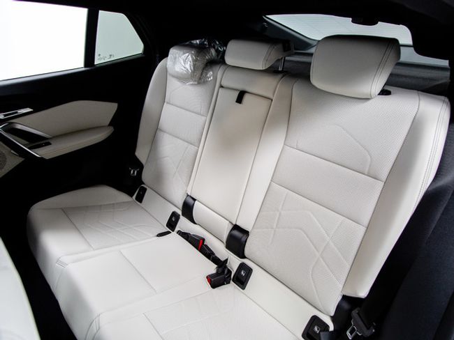 BMW iX2 edrive20 150 kw (204 cv)