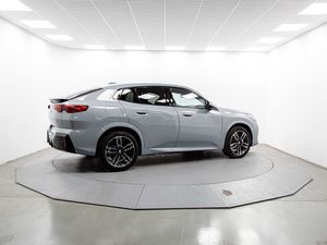 BMW iX2 edrive20 150 kw (204 cv)  2026 Eléctrico - Foto 21