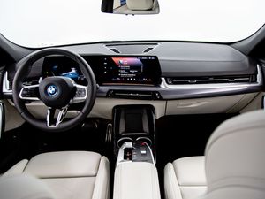 BMW iX2 edrive20 150 kw (204 cv)  2026 Eléctrico - Foto 13