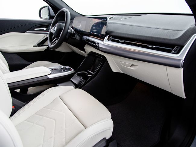 BMW iX2 edrive20 150 kw (204 cv)