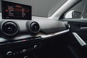 Audi Q2 1.5 tfsi 35 tfsi design  - Foto 18