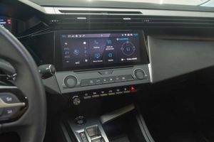 Peugeot 308  5p active pack hybrid 180 eeat8  - Foto 17