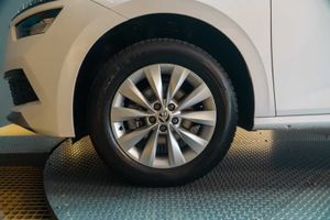 Skoda Kamiq 1.0 tsi 81kw (110cv) dsg ambition (cx)  - Foto 13