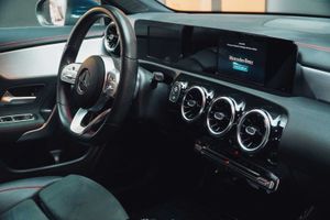 Mercedes CLA 200 d amg line 150cv at8 e6d  - Foto 25