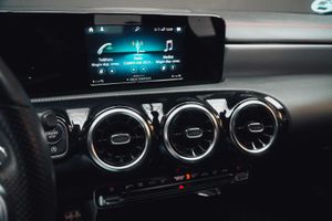 Mercedes CLA 200 d amg line 150cv at8 e6d  - Foto 18