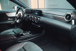 Mercedes CLA 200 d amg line 150cv at8 e6d  - Foto 24