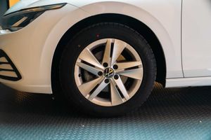 Volkswagen Golf 1.0 TSI 81kW (110CV) - Foto 24