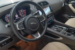 Jaguar F-Pace 2.0L i4D 177kW Prestige AWD Auto  - Foto 13