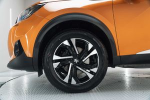 Peugeot 2008 Allure BlueHDI 130 S&S EAT8 - Foto 24