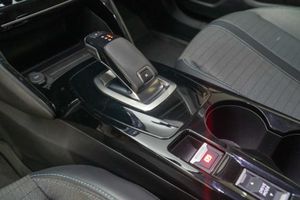 Peugeot 2008 Allure BlueHDI 130 S&S EAT8 - Foto 15