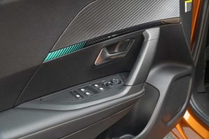 Peugeot 2008 Allure BlueHDI 130 S&S EAT8 - Foto 19