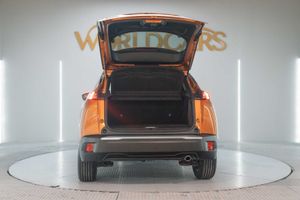 Peugeot 2008 Allure BlueHDI 130 S&S EAT8 - Foto 8