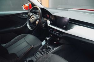 Skoda Kamiq 1.0 TSI 81kW (110CV) DSG Emotion - Foto 13